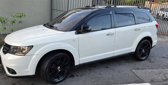 DODGE JOURNEY 3.6 RT V6 GASOLINA 4P AUTOMÁTICO DODGE JOURNEY 3.6 RT V6 GASOLINA 4P AUTOMÁTICO